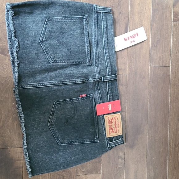 Nwt Levi's denim skirt size 30 - Picture 2 of 4